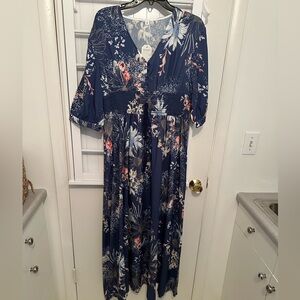 NWT Gavye Floral Midi Dress